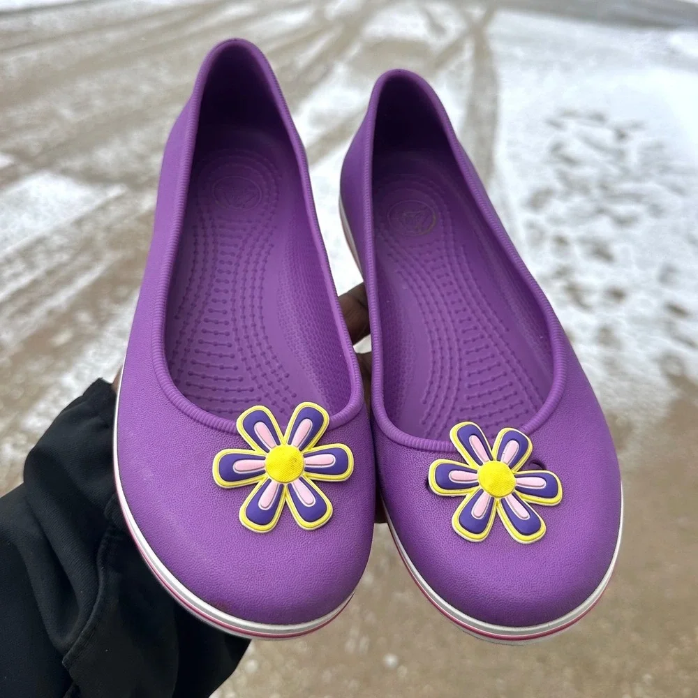 Crocs Little Girls CrocBand Ballet Flats‎ With Flower Charm Size J3 Purple Shoes